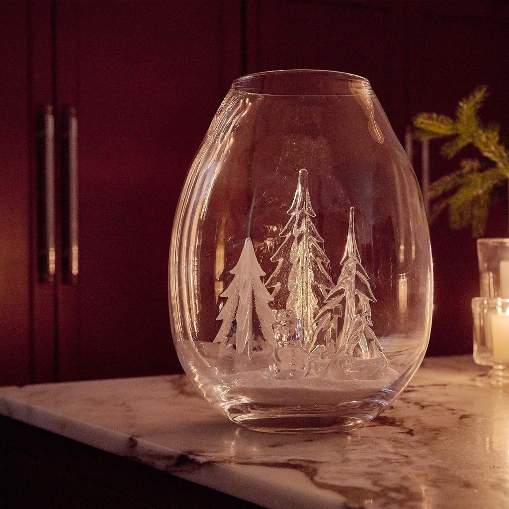 Woodstock Festive Snow Globe view 3