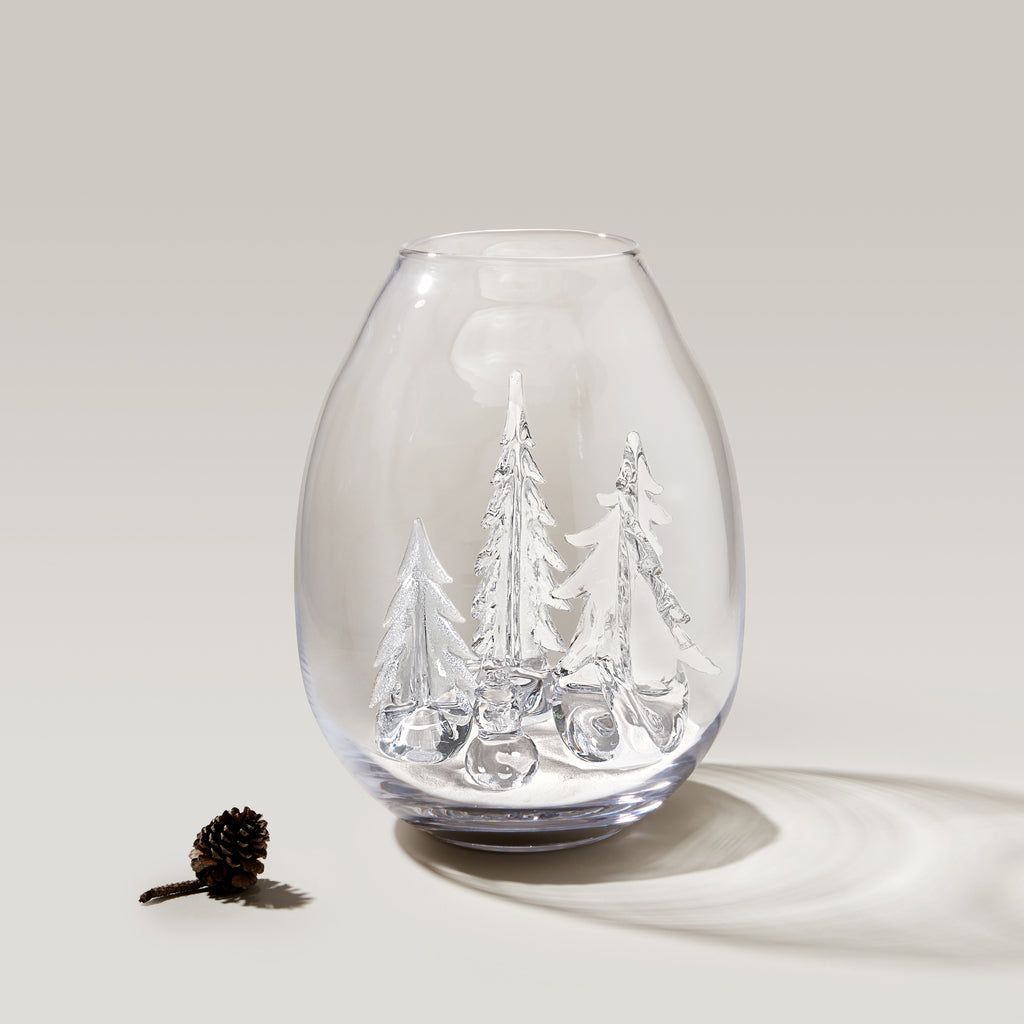 Woodstock Festive Snow Globe view 1
